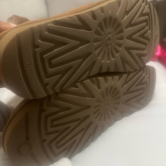 UGG Brown Boots with Bow Accent - Picture 17 of 17